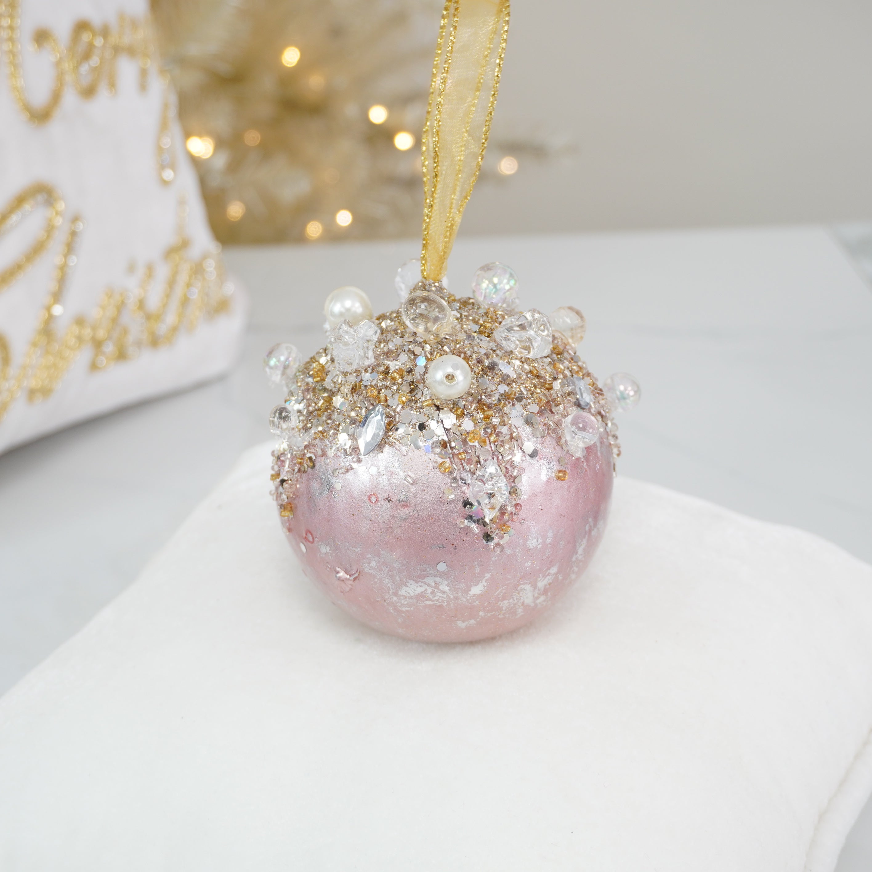 Dazzling jewel ornament