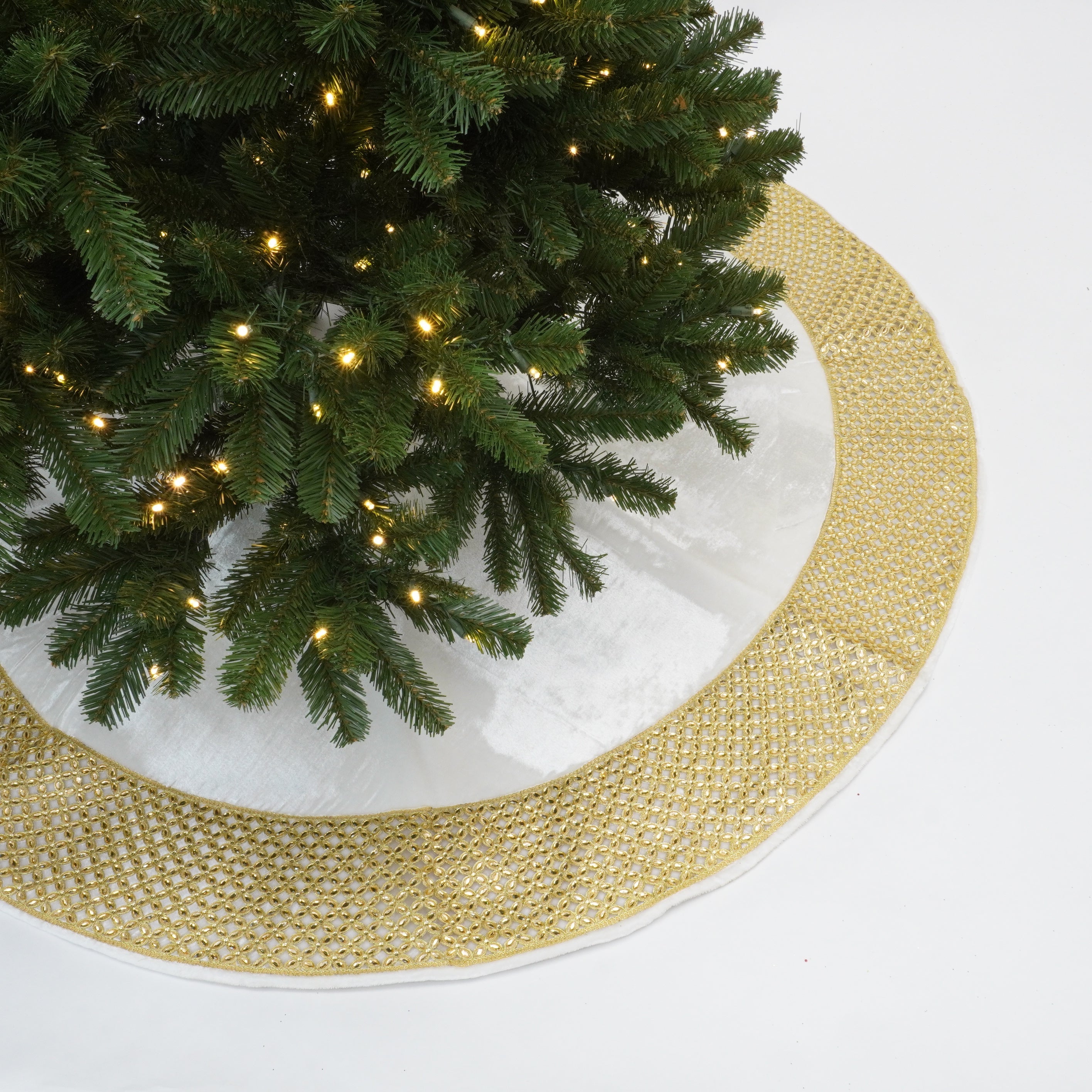 JEWELED BORDER TREE SKIRT (PREORDER)