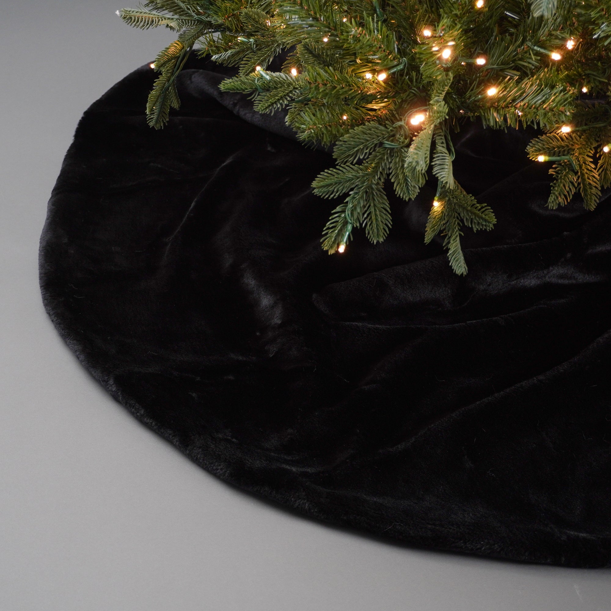 FUR TREE SKIRT (IN STOCK)