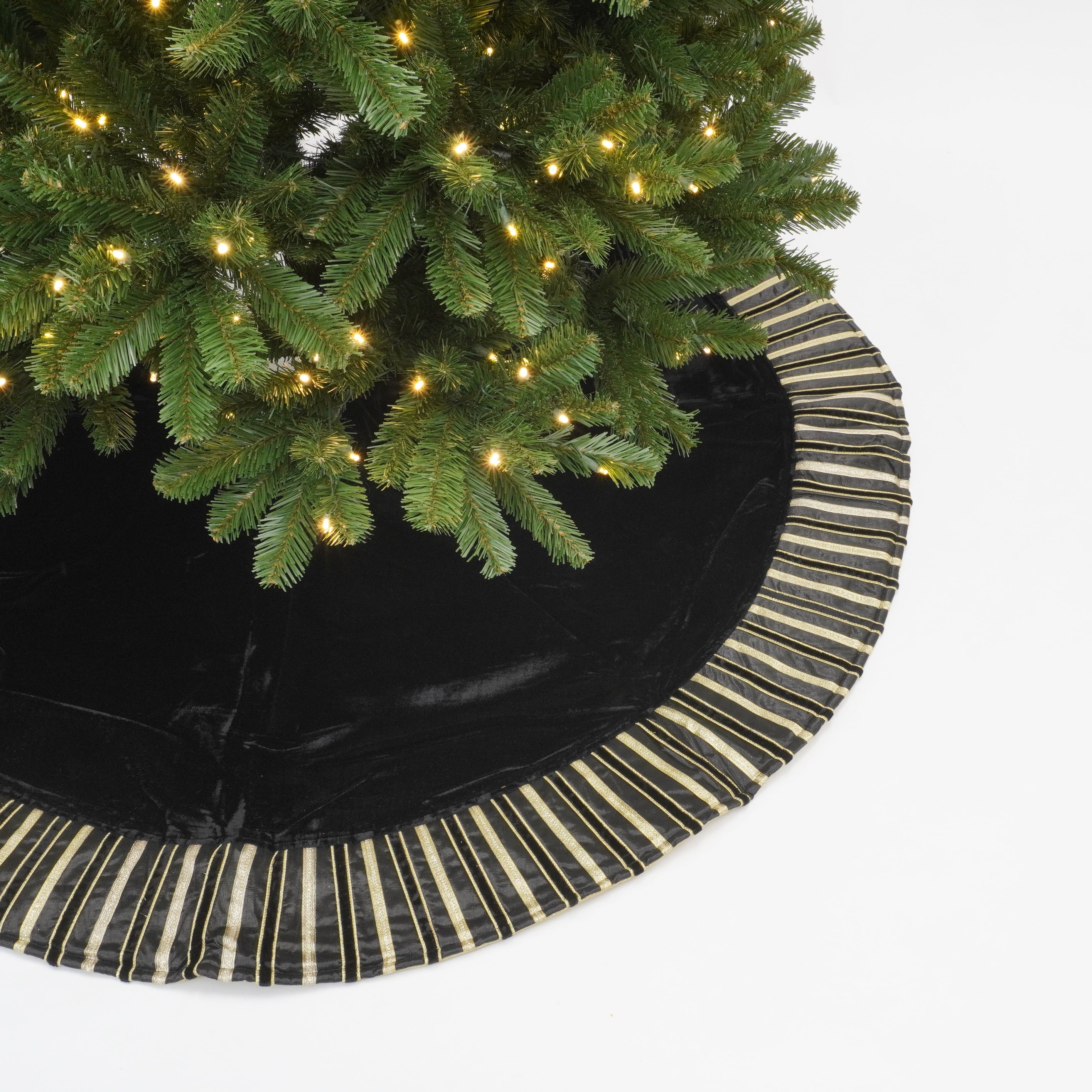 VELVET ELEGANCE TREE SKIRT (IN STOCK)